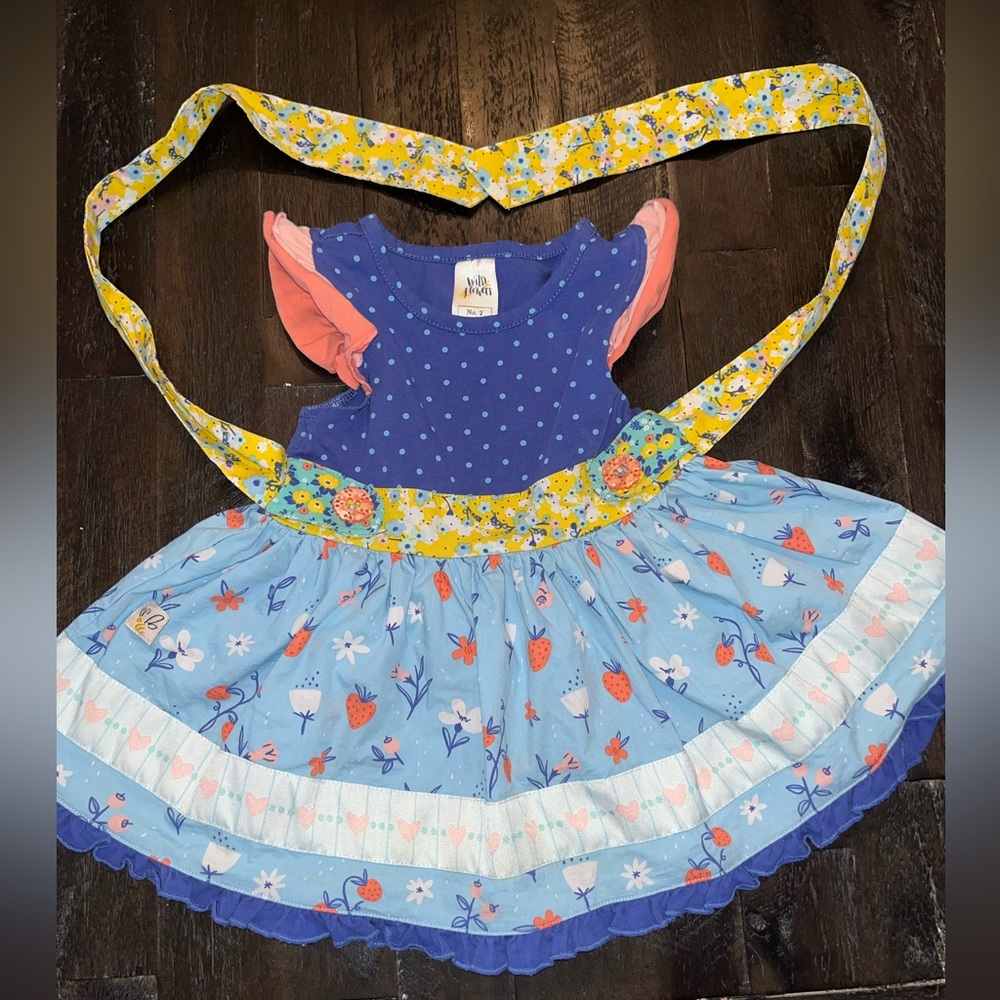 Wild Flowers Top and Bottom set. Super cute. Size 2